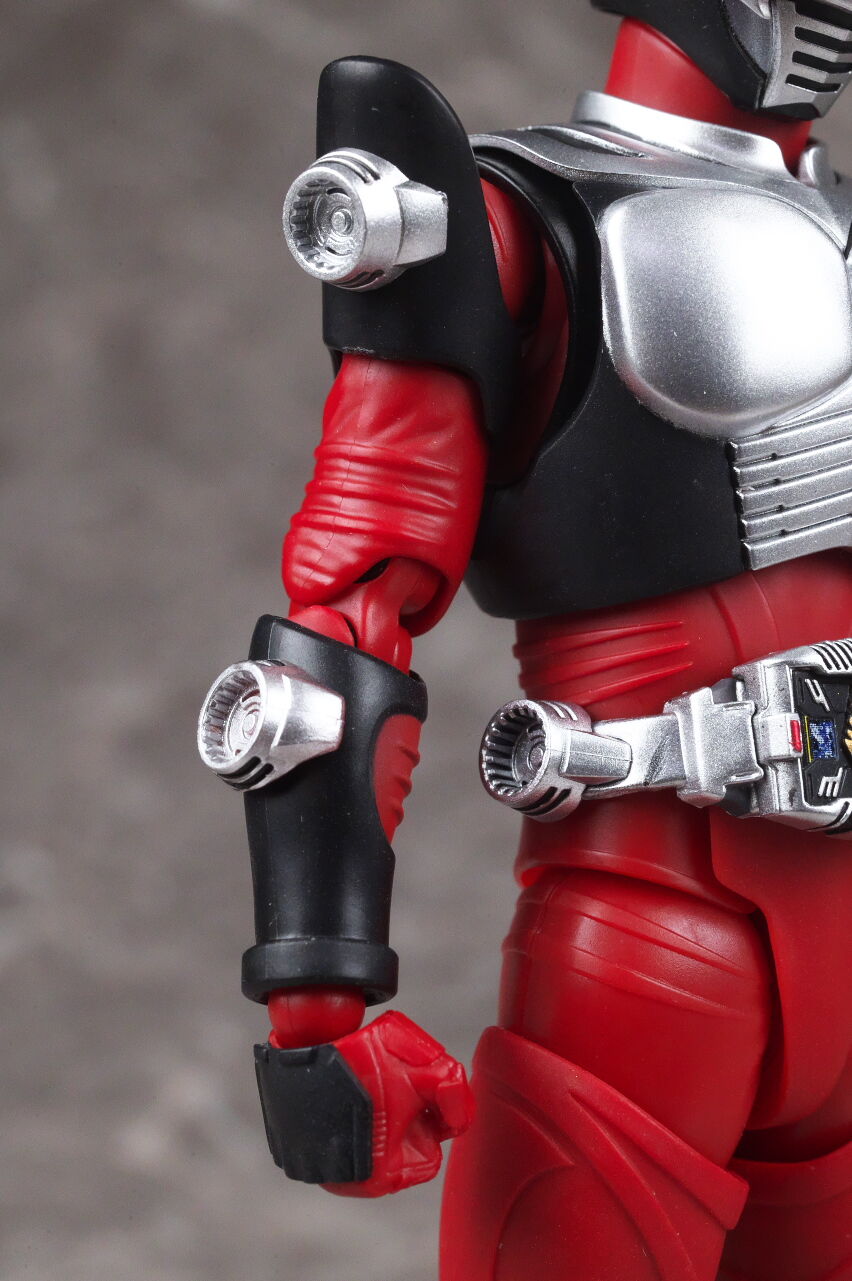 S.H.フィギュアーツ（真骨彫製法） 仮面ライダー 龍騎 新品 S.H.Figuarts（真骨彫製法） 仮面ライダー龍騎 | 魂ウェブ