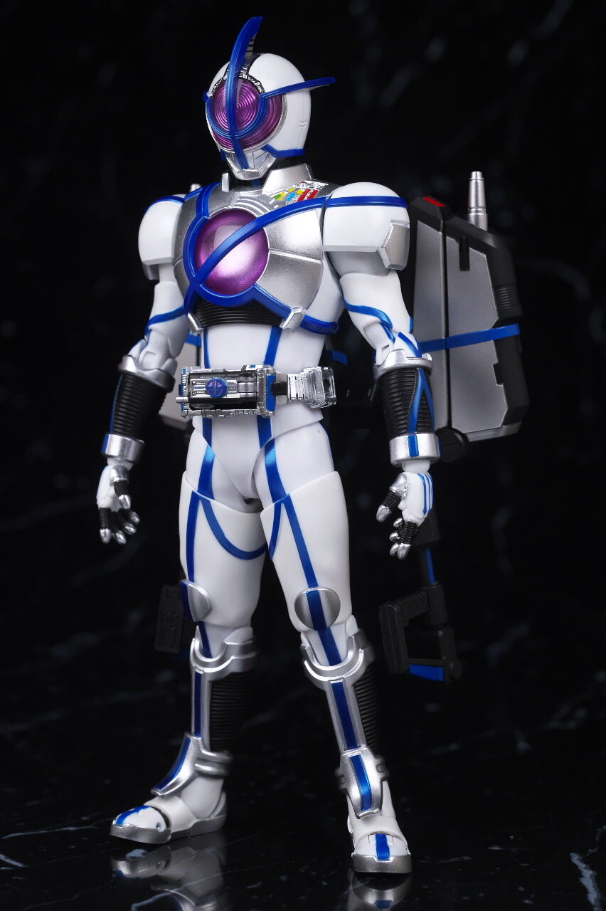 S.H.フィギュアーツ（真骨彫製法） 仮面ライダーサイガ レビュー : は