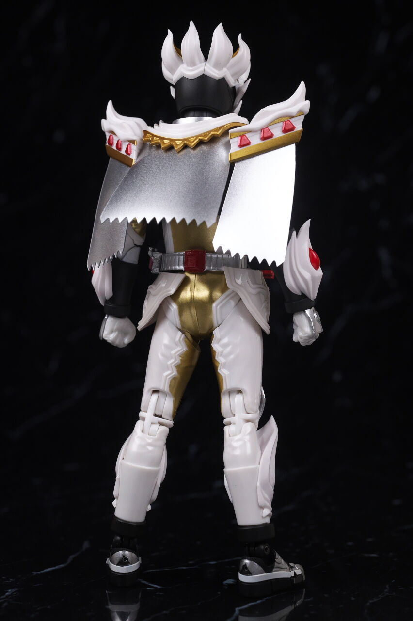 S.H.フィギュアーツ 仮面ライダーガヴ ケーキングフォーム