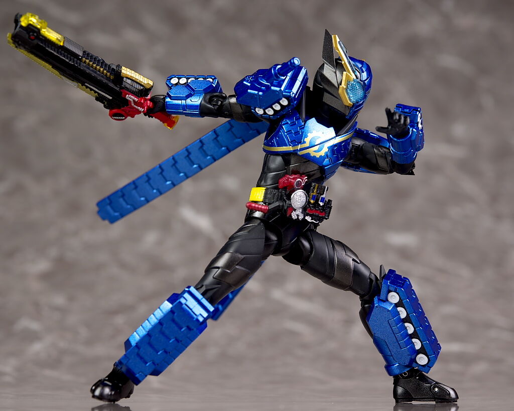 S.H.フィギュアーツ 仮面ライダービルド タンクタンクフォーム