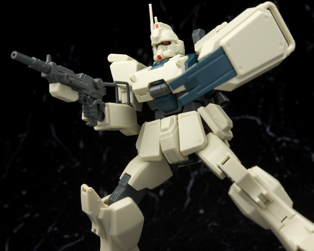 1/144 ガンダムＥz8 塗装済み完成品 1/144 HGUC ガンダムEz8(イージーエイト） 塗装済完成品 HGUC 1⁄144 |