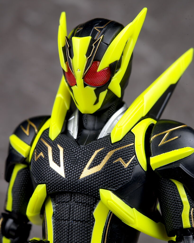 S.H.フィギュアーツ 仮面ライダーゼロワン シャイニングホッパー