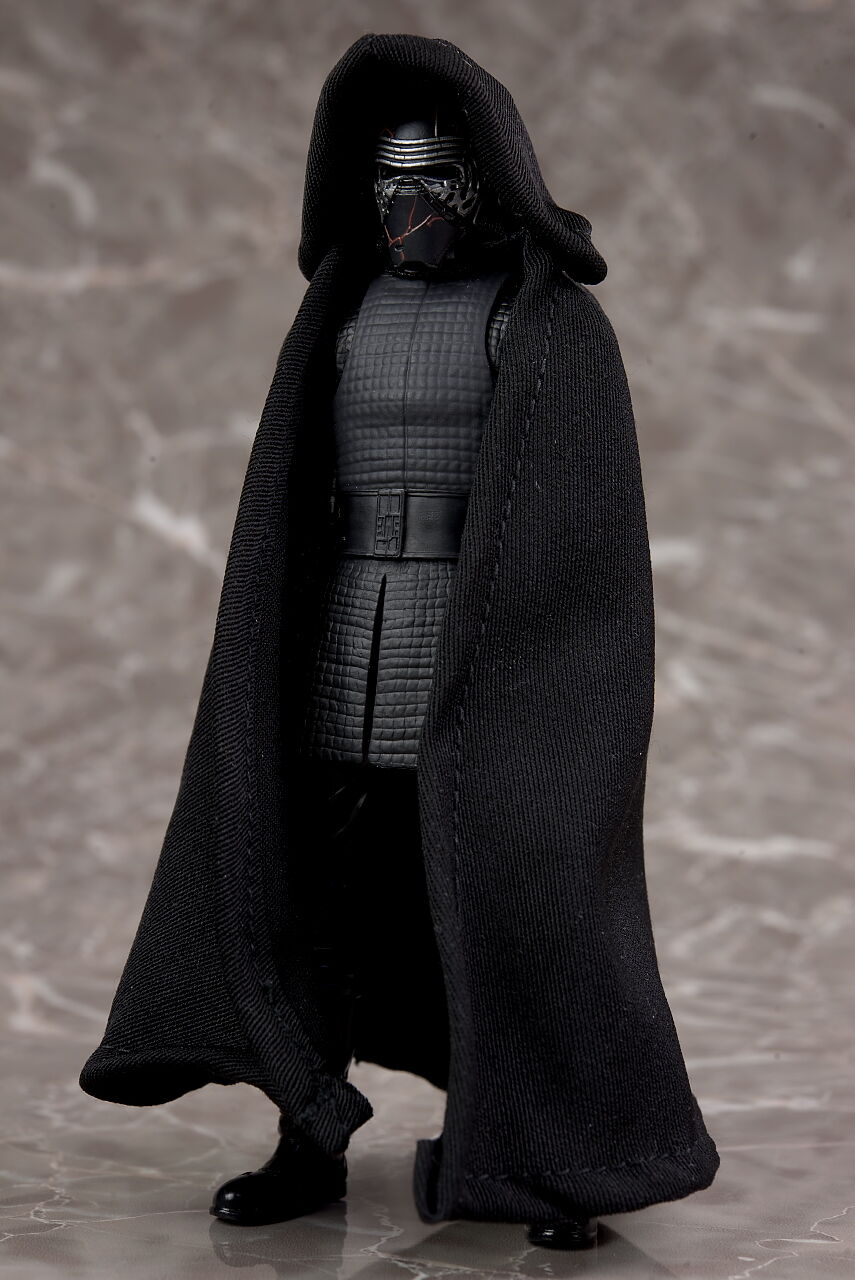 S.H.フィギュアーツ カイロ・レン The Rise of Skywalker Amazon.com: S.H.Figuarts Star Wars Kylo Ren (Star Wars: The