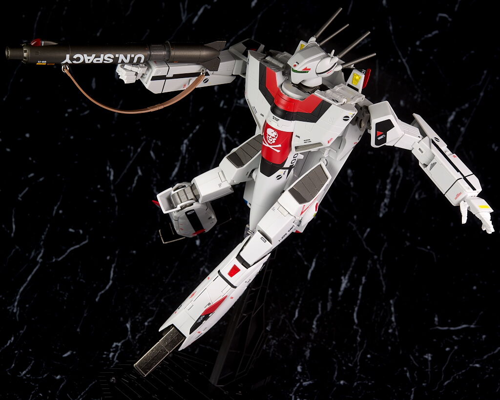 新品即日発送　DX超合金 超時空要塞マクロス　劇場版VF-1S バルキリー