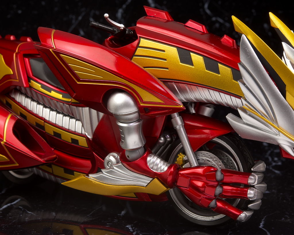 n*5様 S.H.フィギュアーツ　ドラグランザー Amazon.co.jp: バンダイ(BANDAI) S.H.フィギュアーツ 仮面