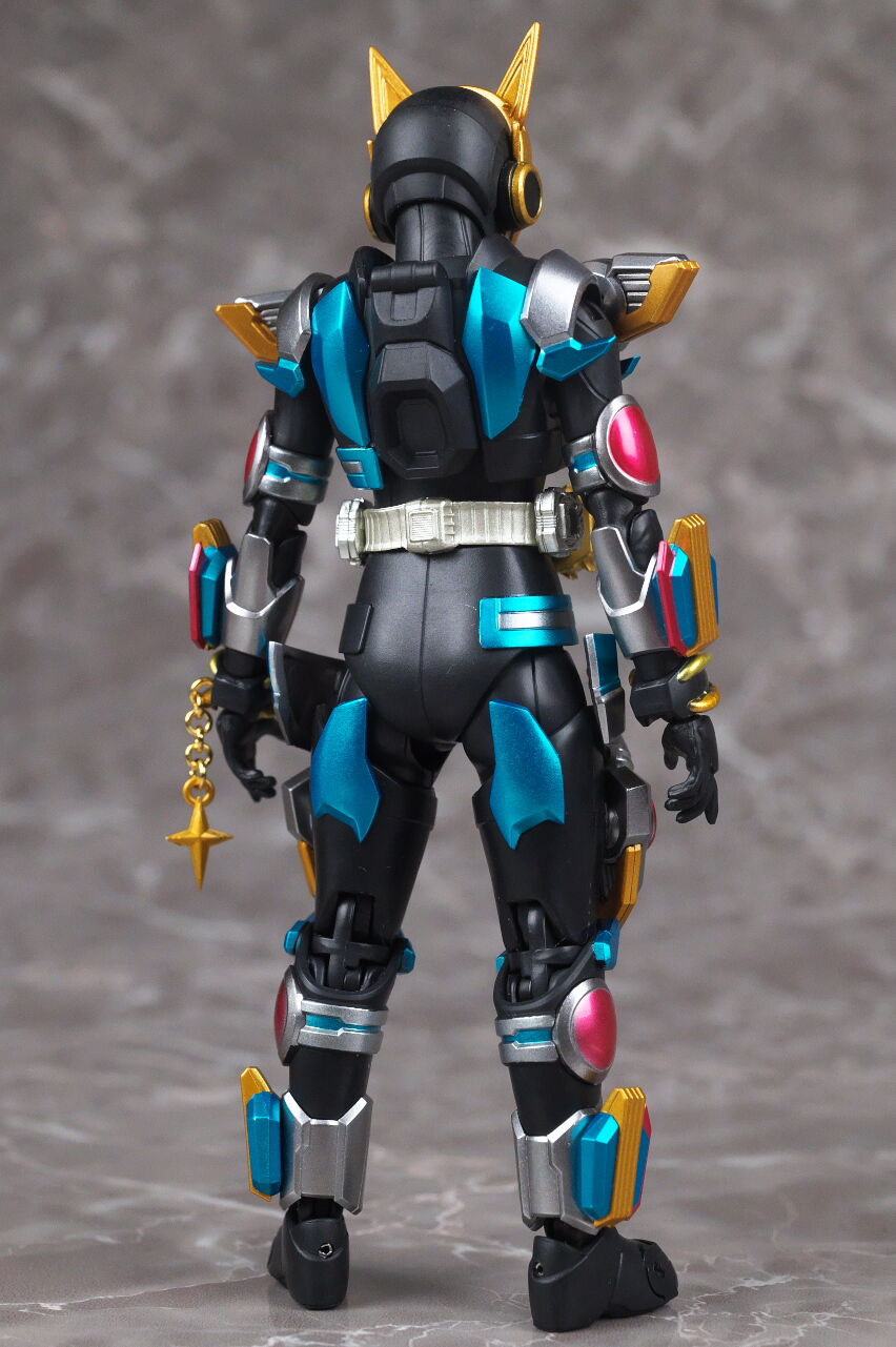 S.H.フィギュアーツ　仮面ライダーナーゴ　ビートフォーム 組み換えも挑戦】S.H.フィギュアーツ 仮面ライダーナーゴ ビート