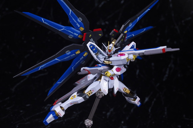 L ROBOT魂ストライクフリーダムガンダム Re:Coordinate 機動戦士ガンダムSEED DESTINY】METAL ROBOT魂『ストライク