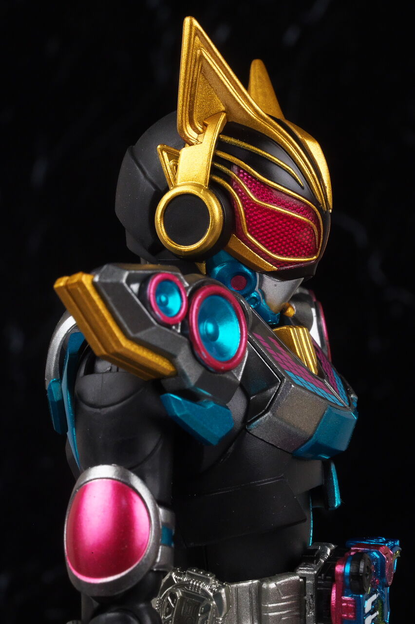 S.H.フィギュアーツ 仮面ライダーナーゴ ビートフォーム