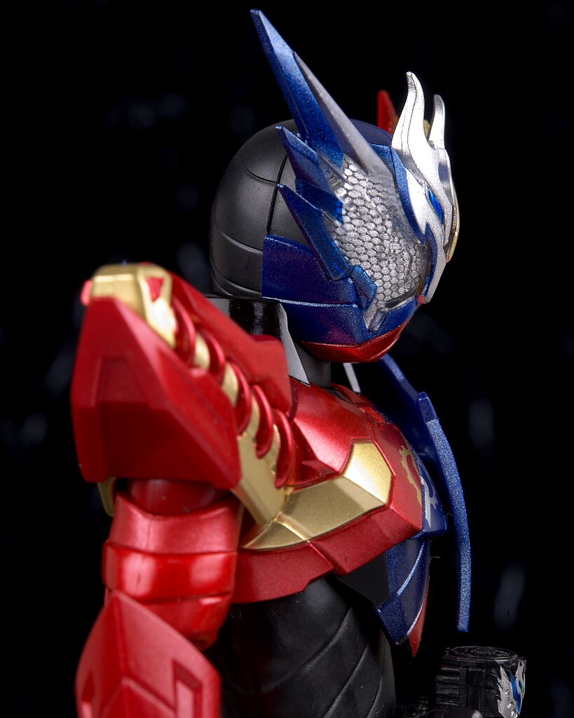S.H.フィギュアーツ 仮面ライダービルド クローズビルドフォーム S.H.フィギュアーツ 仮面ライダービルド クローズビルドフォーム