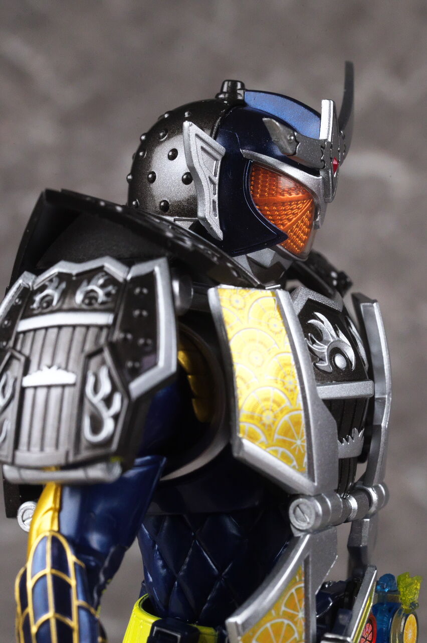 S.H.フィギュアーツ（真骨彫製法） 仮面ライダー鎧武 ジンバーレモン