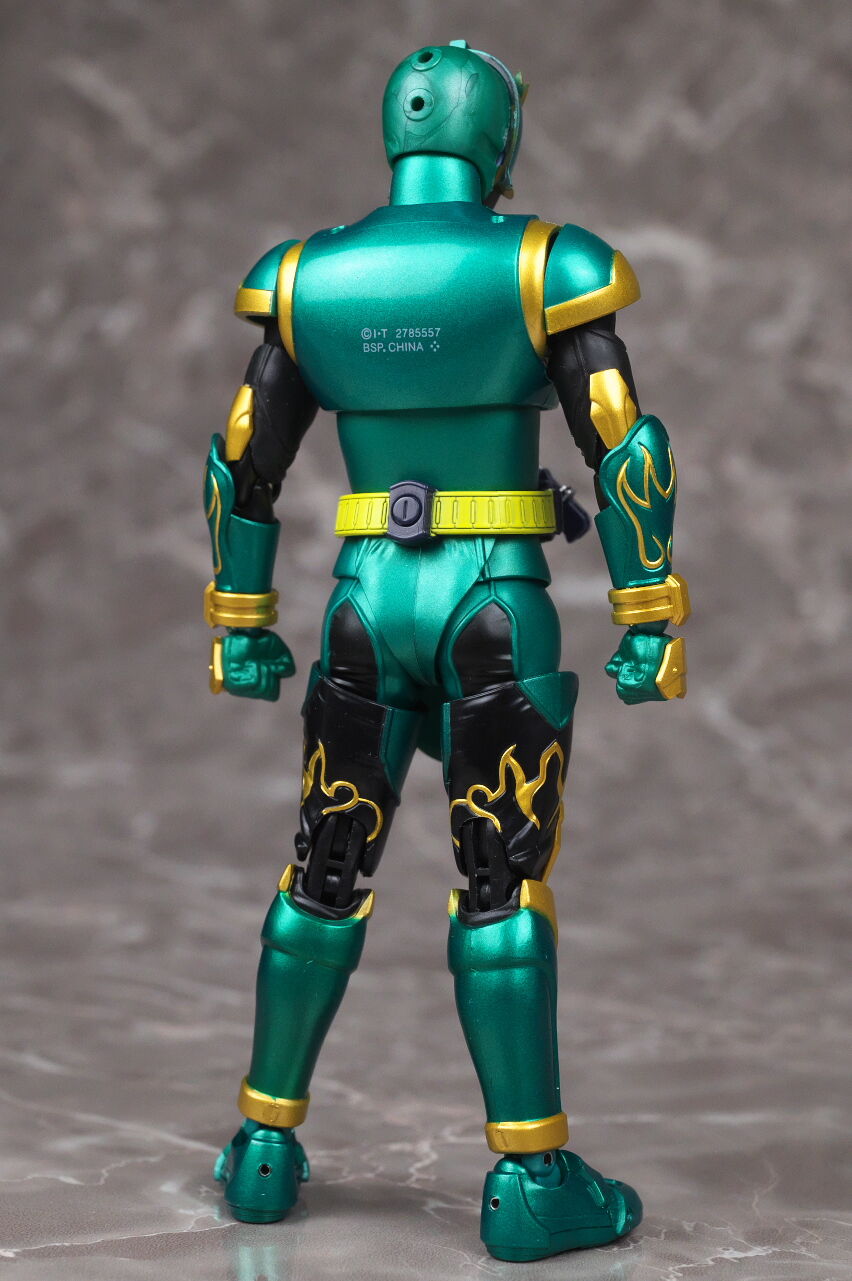 S.H.フィギュアーツ（真骨彫製法） 仮面ライダー龍玄 ブドウアームズ