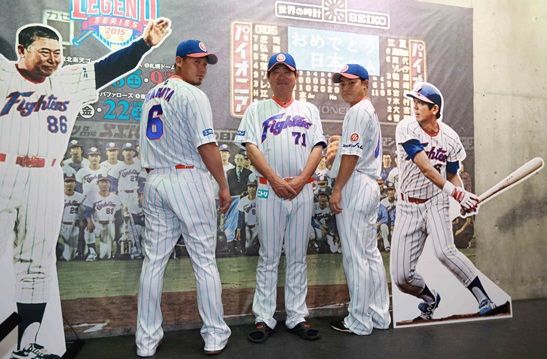 日本ハムファイターズが1981年初優勝時の復刻ユニフォームで試合 : 80 ...