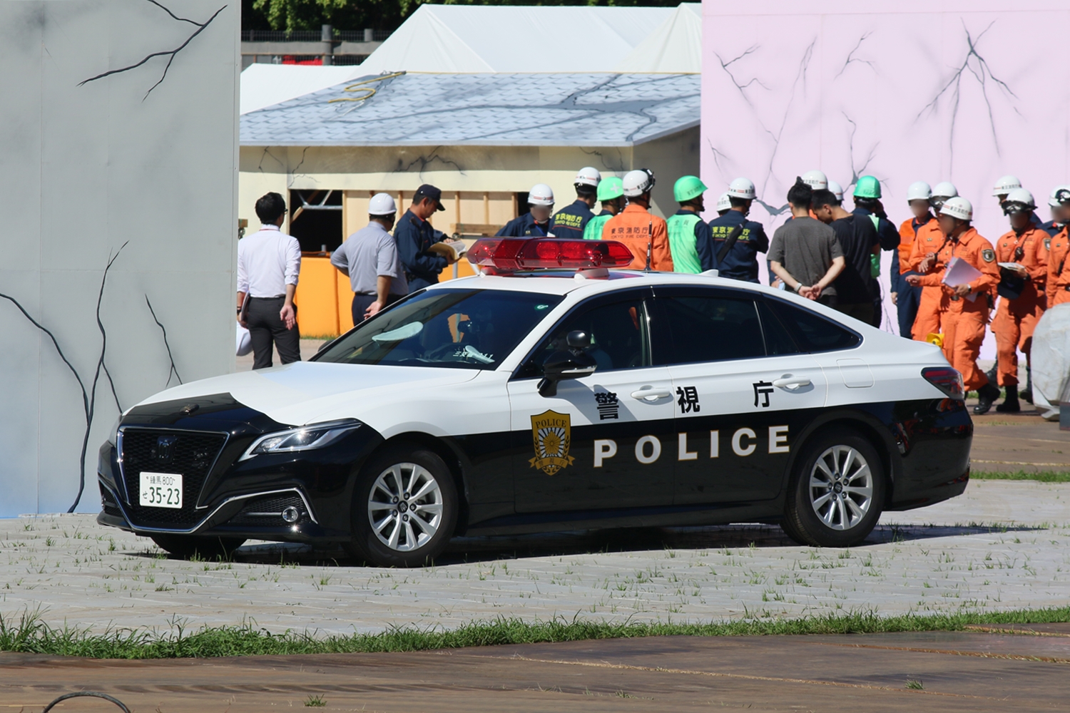 ❣️製作中❣️ コールサイン機捜213　事故処理車　4台　キャラバン　警視庁 mqdefault.jpg