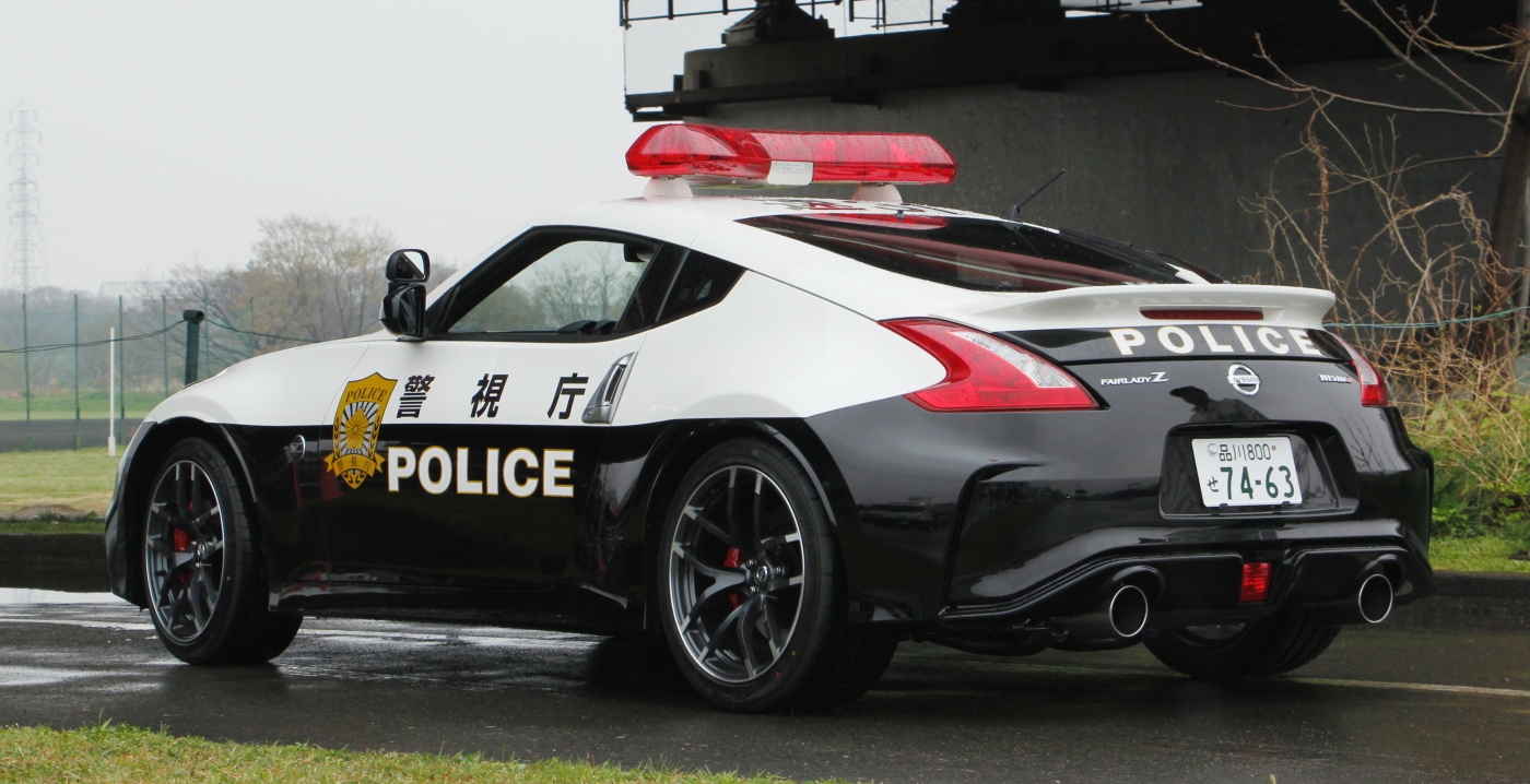 フェアレディ Z Nismo (Z34) 警視庁パトカー2台セット