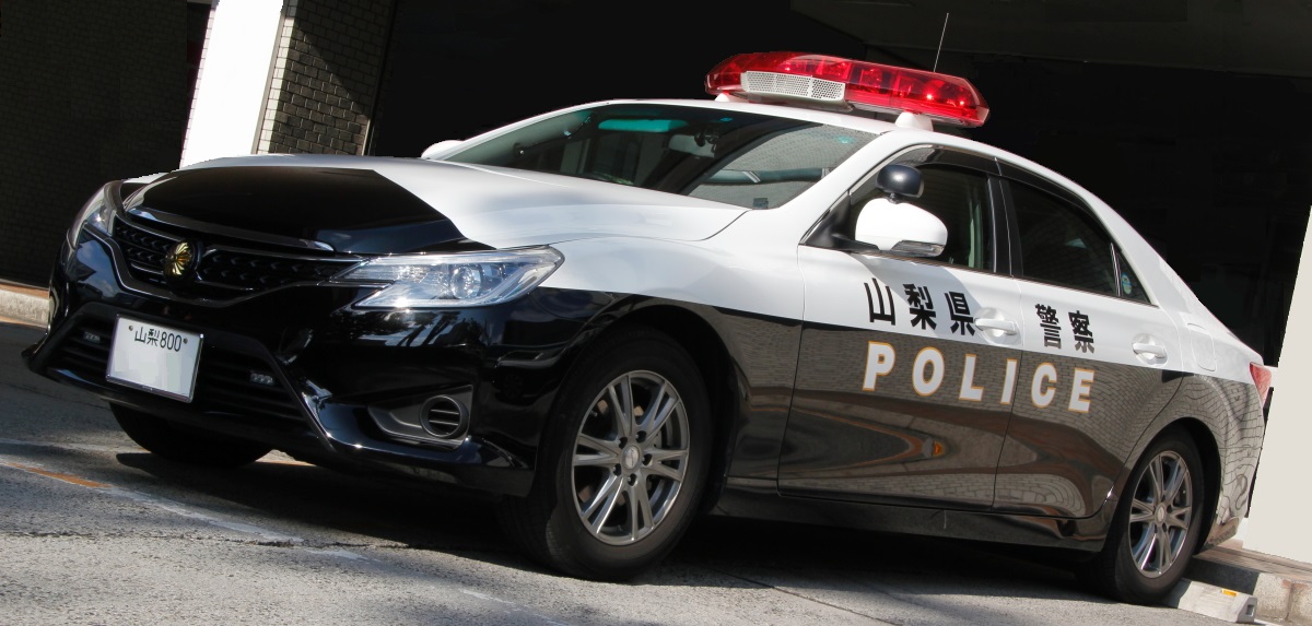 山梨県警の新型マークx 冴えないブログの綴りかた