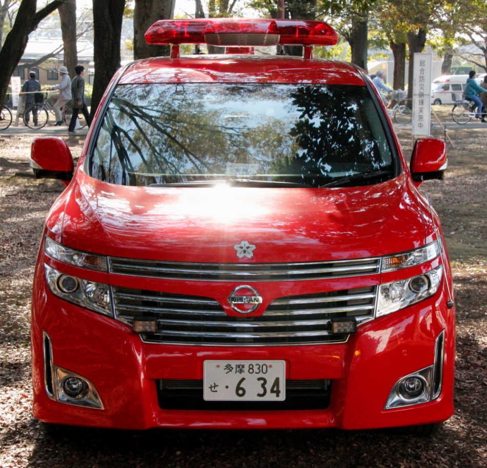 高級すぎる 新型エルグランド指揮車 冴えないブログの綴りかた
