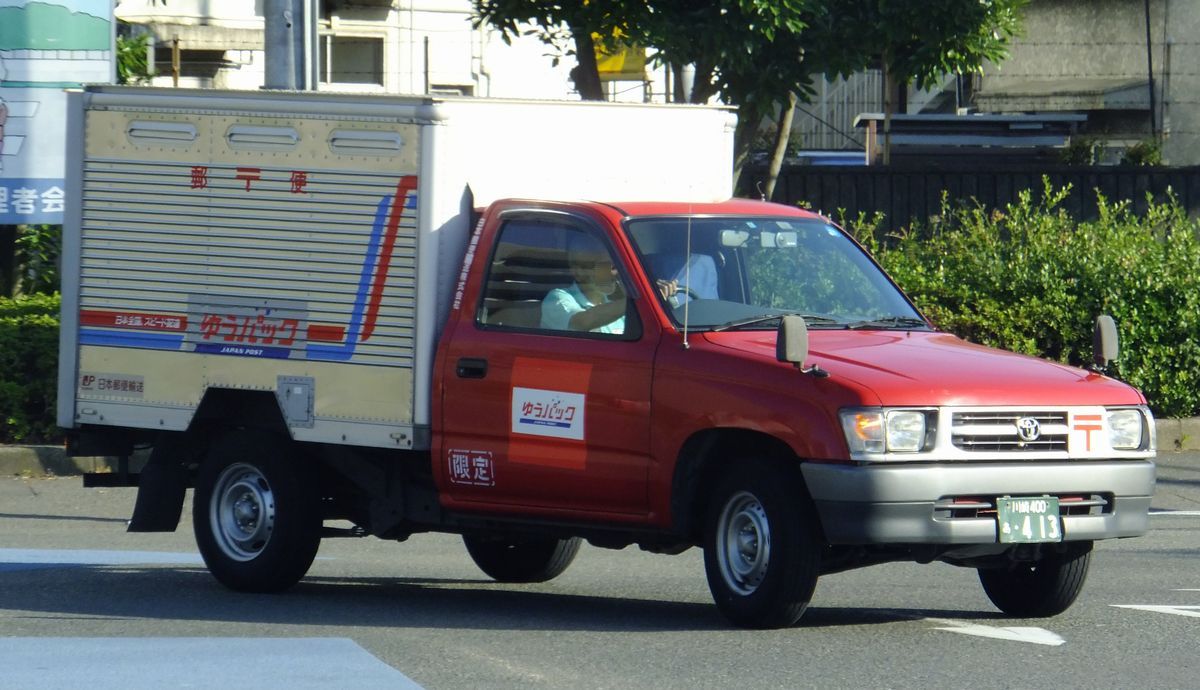 ちょいと古い郵便車 冴えないブログの綴りかた