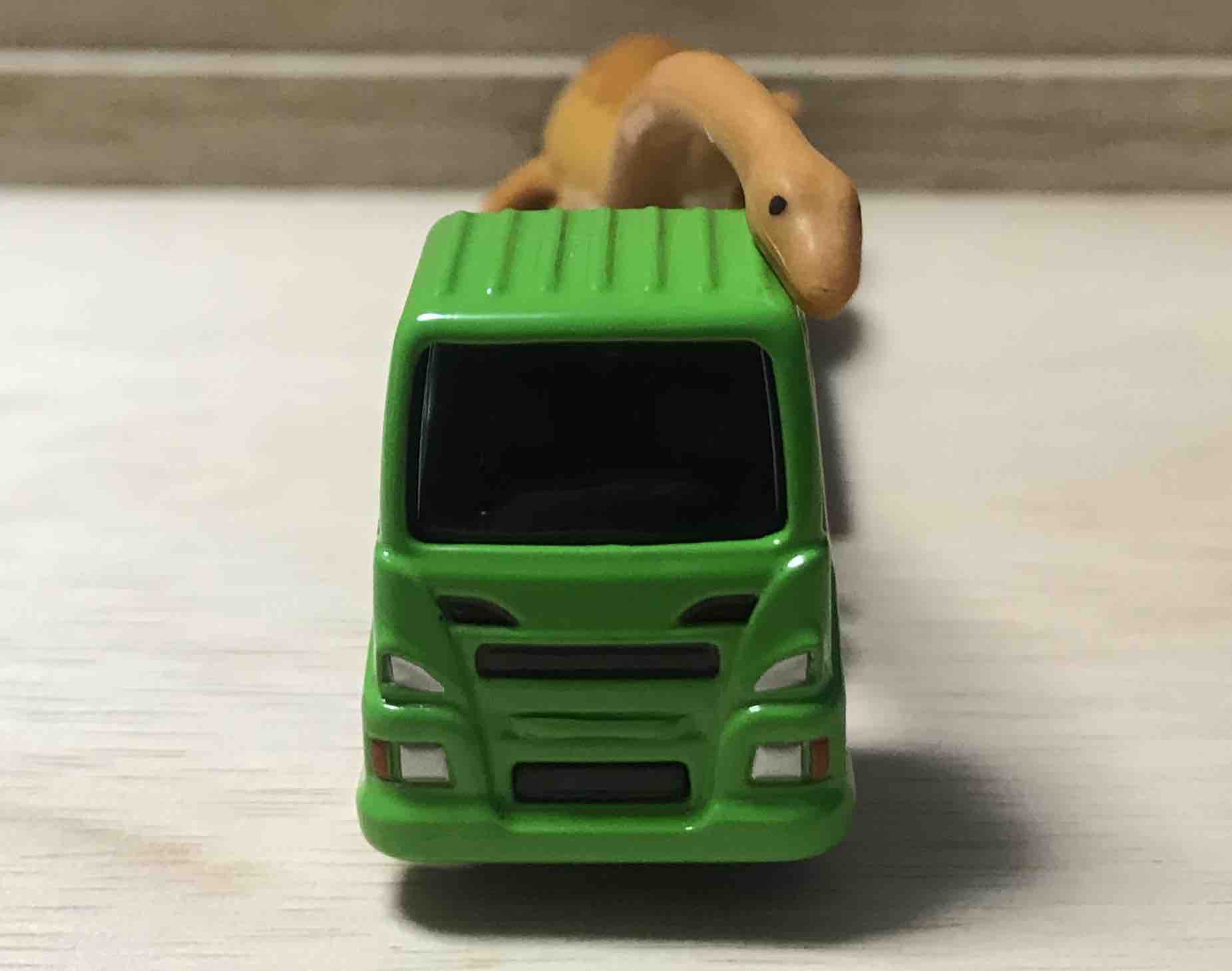 トミカギフトセット はこんであそぼう 恐竜運搬車セット 首長竜運搬車 フタバスズキリュウ 目指せ日本最大級 トミカのブログ トミカをたくさん集めよう By Hachiro Style