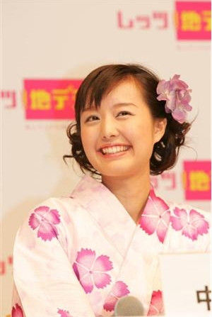 女子穴 : フジ・中村仁美アナのコスプレ画像まとめ(浴衣・ゴルフウェア等)
