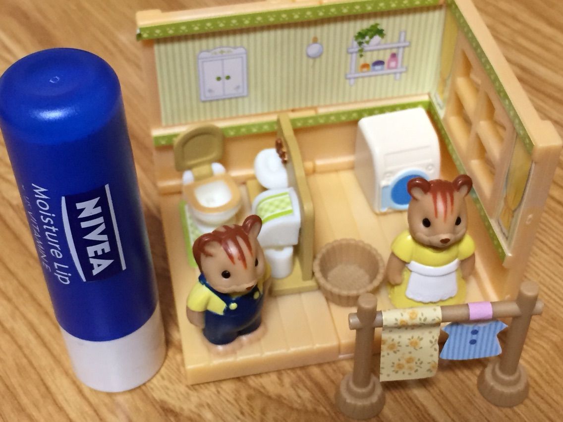 シルバニアファミリー 森のお家 カエティ 箱入りゲーマー夫婦 シルバニアファミリー 森のお家 カエティ 箱入りゲーマー夫婦