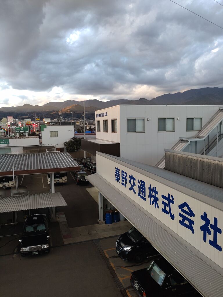 整備工場 3