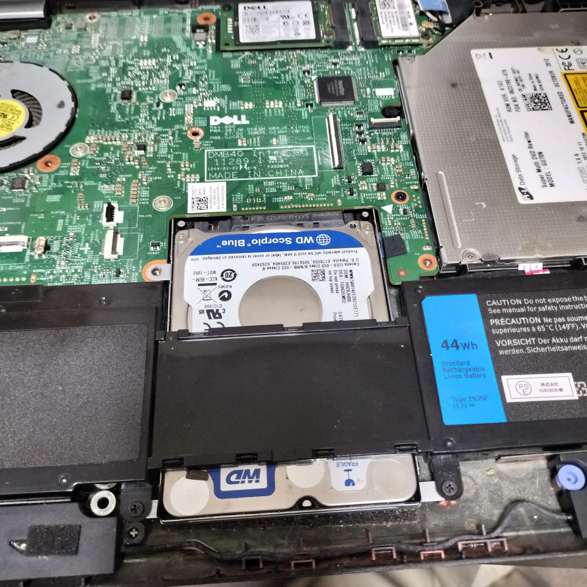 Dell InspironのSSD、バッテリー、ボタン電池を交換した : ☆いいたいほうだい☆