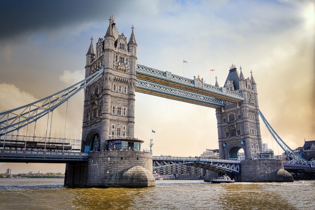 tower-bridge-5727975_1920