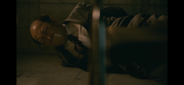 中園参事官誘拐される