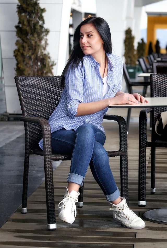 girl-4068284_1280