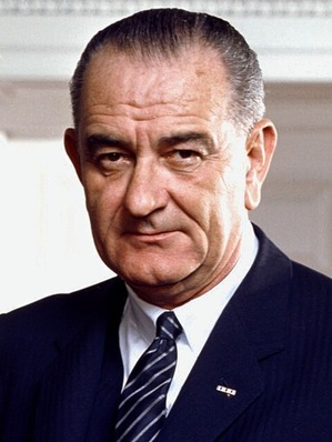 800px-37_Lyndon_Johnson_3x4