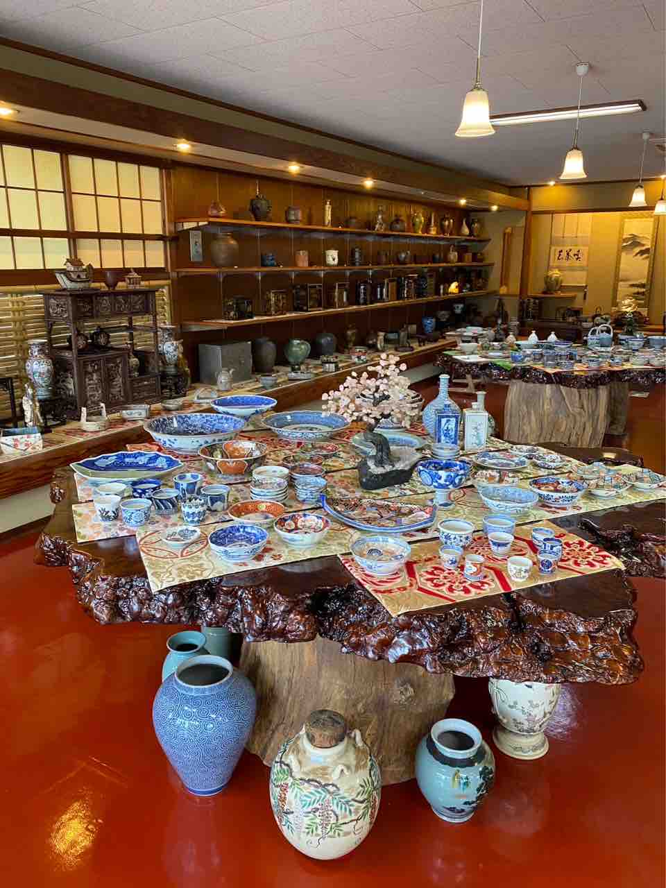 4月開店/萩城二の丸入口に、骨董・茶道具・鎧兜・天然石・仏像 4月開店/萩城二の丸入口に、骨董・茶道具・鎧兜・天然石・仏像