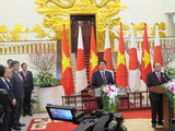 ベトナムのフック首相との共同記者発表