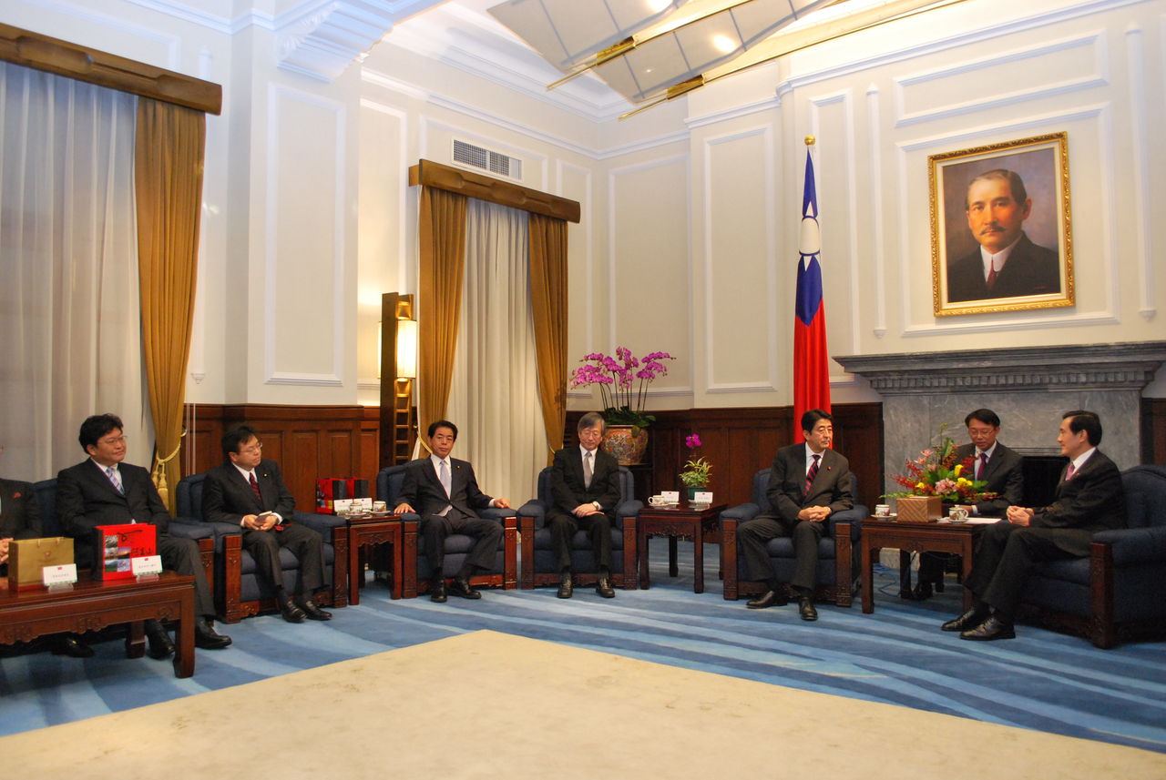 総統府にて馬英九総統と会談