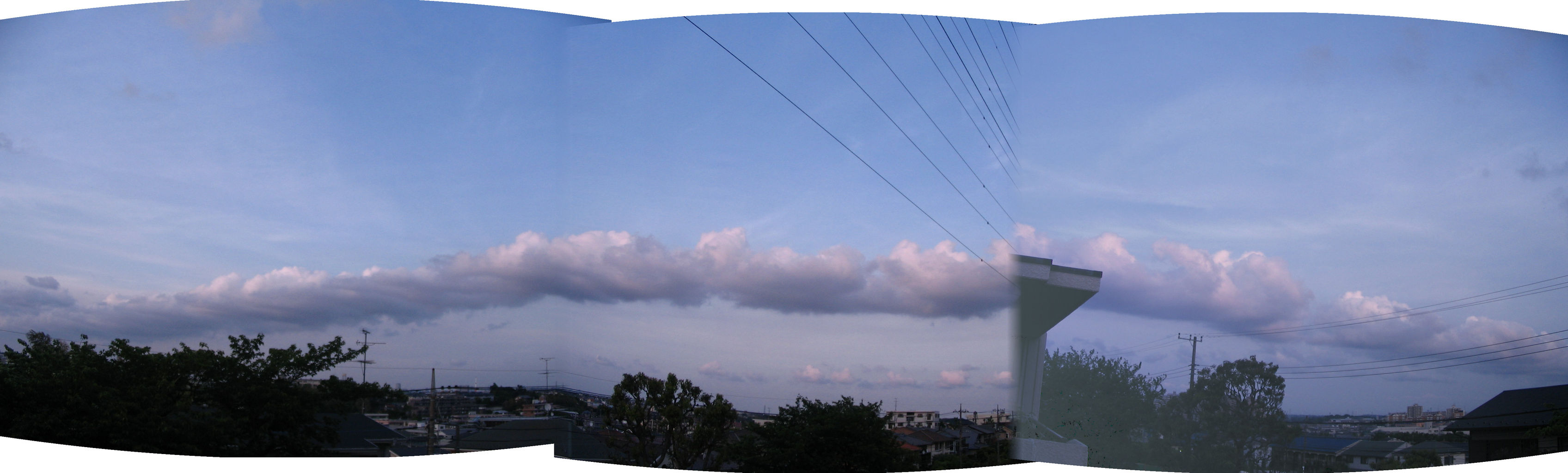 空を見上げて たちつてと 大きいな帯状雲 丸太のような巻き雲