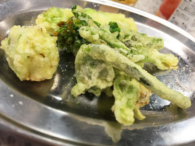 尼崎 立花 立吞処 おかもと 山菜天ぷら盛合せ