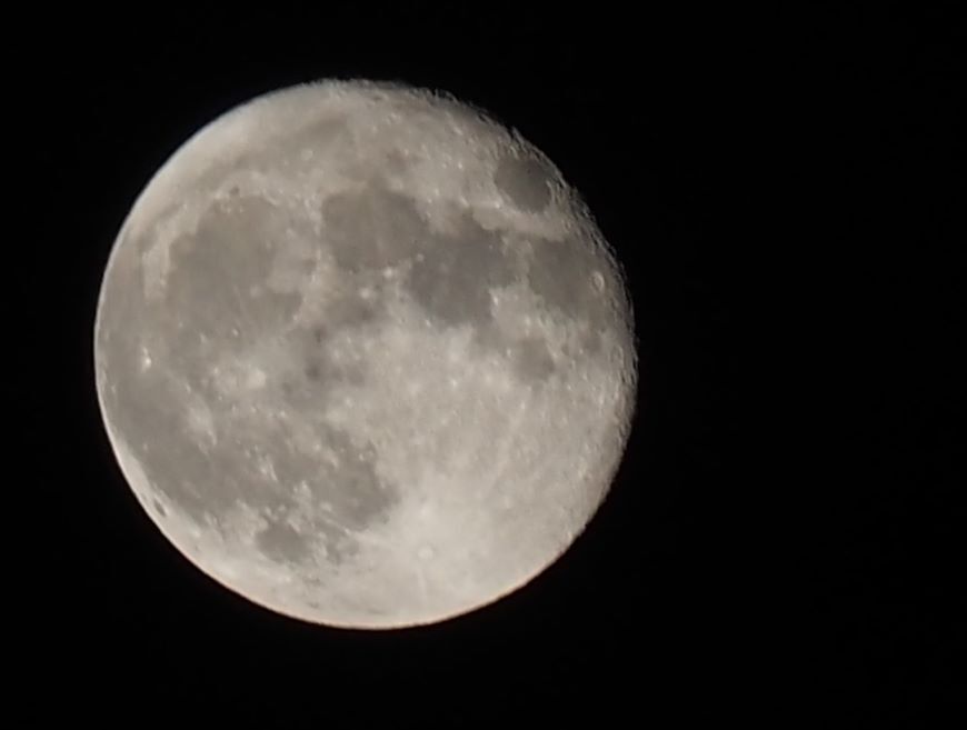月满中秋之夜