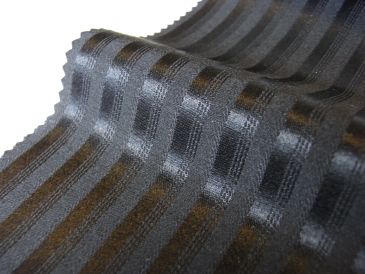 パーティスーツ、ポケットチーフの栄えるアリストン生地