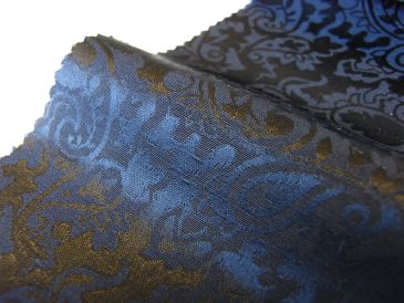 パーティスーツ、ポケットチーフの栄えるアリストン生地