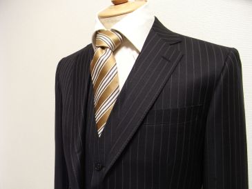 スーツの着こなし方男性