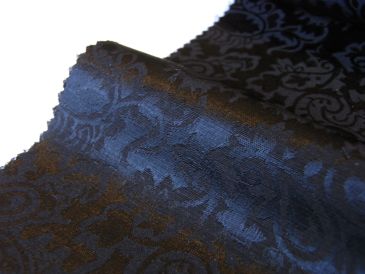 パーティスーツ、ポケットチーフの栄えるアリストン生地