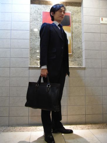 オーダースーツコンシェルジュ 松はじめのスーツ着こなし方ブログ スーツ小物コーディネートポイント 靴 カバン ベルトは統一感のある色にする