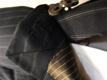 オーダーメードスーツは本切羽、本開き