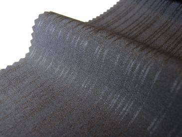 パーティスーツ、ポケットチーフの栄えるアリストン生地