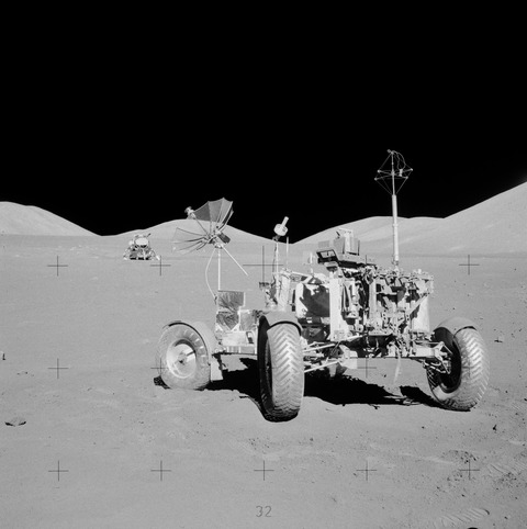 Apollo_17_rover_at_final_resting_site