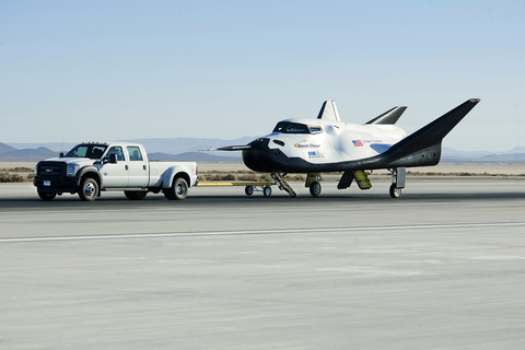 Dream_Chaser_pre-drop_tests.5