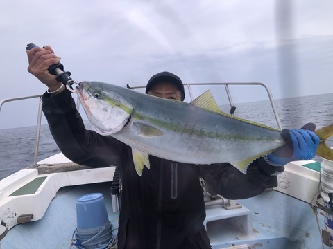 8F7DF990-5578-479D-AAFE-75B0DE395715