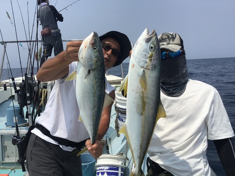 C6870FF6-FAA1-4B65-BE8F-08E0FFB33CB0