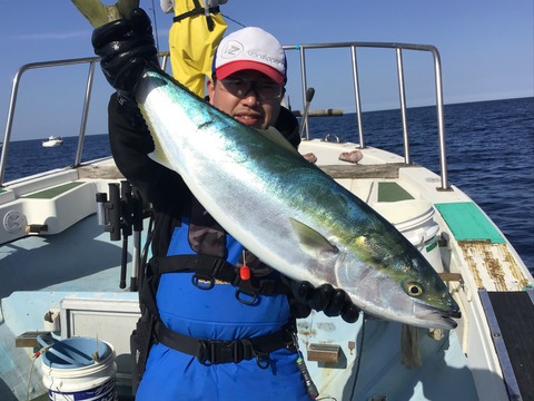 FF271EF3-F2AA-4C05-AFE6-672D934690D8