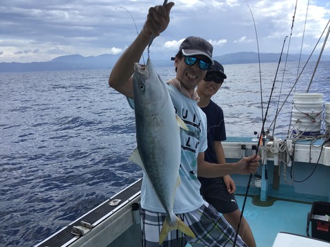 6A2EAE50-B29D-4CC2-ADFF-71251745E856