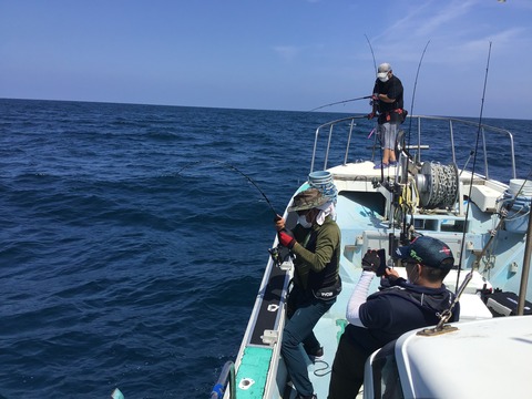 E94C6B05-77CB-4BAA-AE11-4AABD7DBB777